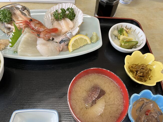 私は刺身定食 2,100円。