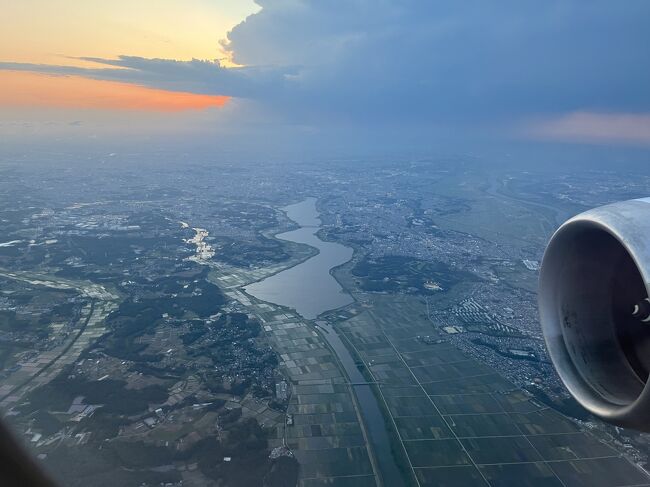 関東平野北部に怪しい雲。時折、稲妻が走ります。<br /><br />群馬県に大粒の雹が降ったようです。