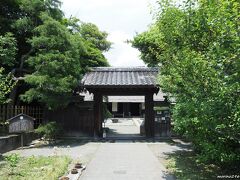 あしがり郷瀬戸屋敷　12:20頃

あじさいの里から10分程歩くと開成町指定重要文化財の瀬戸屋敷があります。