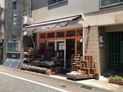 吉祥寺ＰｕｋｕＰｕｋｕさん
普段使いの古食器を扱うお店。昭和戦前など、製造された時代が表示されているので安心。
https://pukupukukichi.blogspot.com/
