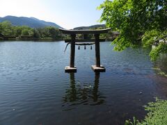 金鱗湖。南側の天祖神社から撮影。