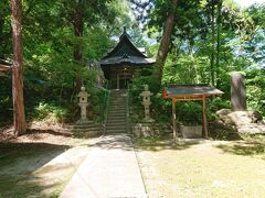 さらに下ると、地附山の跳駒トレイルの入り口にあたる駒弓神社まで来ました。