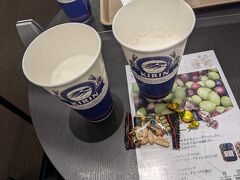 プレミアムカードラウンジにて、ピールを一杯？
実は、三杯頂きました。
朝から・・・・・
これが、また旨いんだな～
