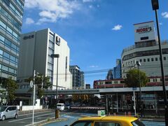 ＪＲの駅から少し離れたところに京浜急行の京急川崎駅があります。