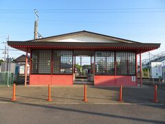 香取駅から銚子へ。香取駅は小さな無人駅。