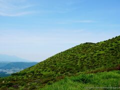 続いて仙酔峡へ。
非常に美しい景色ですが、期待していた「ミヤマキリシマ」を見ることはできませんでした。
例年だと５月中旬から６月上旬が見ごろとのことですが、なんと２０２２年６月４日は全く咲いていませんでした。