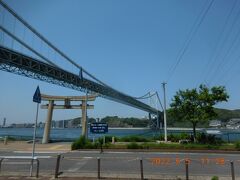 福岡県から山口県に戻る途中で関門海峡に立ち寄り。昨日渡った関門橋を下から撮影。