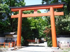 知恩院から円山公園の傍らを通り、八坂神社の東北門へ。