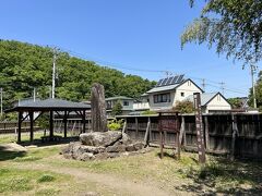 神社の入口近くには、佐久間象山の家の跡があります