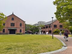 戦前は陸軍の兵器庫、その後市立美術工芸大学校舎となり現在博物館となったそうです
