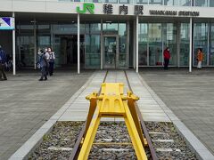 復元した「日本最北端の線路」は駅の外まで伸びています。駅のスタンプを押して絵葉書を1枚投函してバスに戻ります。