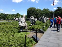リンカーン記念堂から歩いてすぐ南側に朝鮮戦争戦没者慰霊碑があります。

リンカーン記念堂では↓
https://4travel.jp/travelogue/11758563/