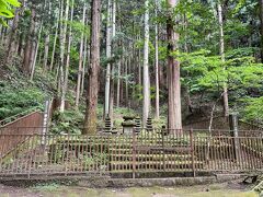 常楽寺の本堂の奥にある、常楽寺石塔多宝塔
国の重要文化財に指定されています