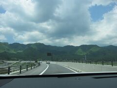 2016年熊本地震で崩落した阿蘇大橋が復旧されていたので、一度見に行きます。
