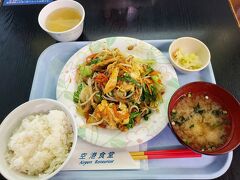 那覇市内に移動する前に、空港食堂のフーチャンプルー(650円)を頂きます。いつも同じ場所で同じ物を食べて、芸がないと思いながらも、いつも通り美味しくて完食しました。