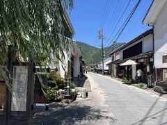 上田城址から10分ほど歩いて、旧北国街道の柳町
当時のままの街並みが残っています