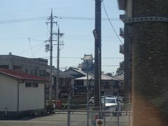 長浜駅の近くからは長浜城が見えた。