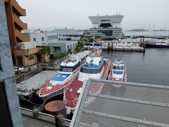 そして有明ビックサイト…ではなく横浜市港湾局。
水上警察のお船が並んできました。