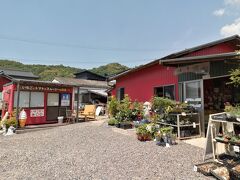 の前にちょっと寄り道。「カネカ農園」。
イチゴ狩りやぶどう狩りも楽しめる観光農園です。