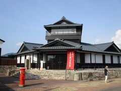 こちらも丸岡城の隣にある展示館です。
