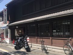 おはようございます。朝はイノダコーヒー本店でモーニングです。