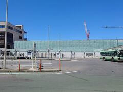 工事中の青森駅を記念に撮っておきます。
鉄道で弘前に向かいましょう。