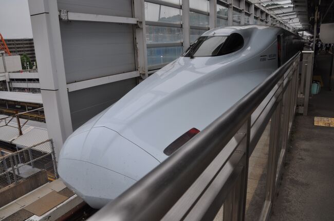 　まだ少し時間に余裕があるので、一気に博多へ行かずに各駅停車タイプの「さくら560号」に乗って熊本駅まで、熊本駅から「つばめ322号」に乗って博多へ向かいます。<br /><br />　鹿児島中央駅14:05　→　熊本駅15:01（さくら560号）