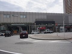 ●JR/市川駅

そしてこちらが北口側。
こちらが表のように思えました。
さて、飛行機の時間も気になるので、次に進みました。