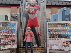 高坂サービスエリアのウルトラマン

オールインクルーシブ
１回体験してみたかった

こりゃ～人間だめにするな
１泊でいいや

２泊したら
破滅だわ