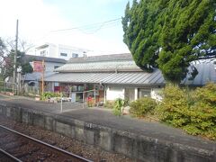 伊予上灘駅。近くに道の駅があります。夕方訪れます。