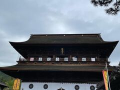 善光寺のご開帳に訪れたのはこれで4回目
実は18年前主人の転勤に伴い家族で長野に引越し
2年ほど暮らしていました

長野駅の一つ隣の北長野駅前に住んでいたので転勤族も多く、また地元の方々もとても良い人たちに恵まれて楽しい長野生活を送ることができました^ ^
私たち家族にとって第二の故郷のような長野は本当に大好きな街です