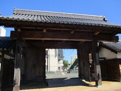徳島城跡・鷲の門
