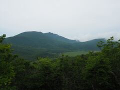 開けたところからは坊がつると大船山。この景色を見るとようやくくじゅうに来たなと感じます。