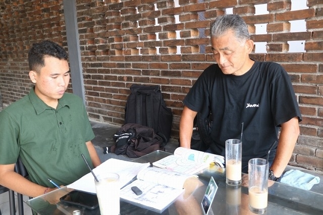 ワンくんは日本に来て色々なことを学びたいという希望があるので一生懸命です。<br />日本で介護の勉強をしたい！と感心する若者です。<br />当然親爺の日本語勉強にも力が入ります。<br />