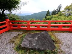 境内からは比叡山が見えます。