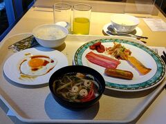 ４泊めの朝食は、和食を中心にしたメニューを選択しました。
特別メニューは、本日のスープを注文しました。