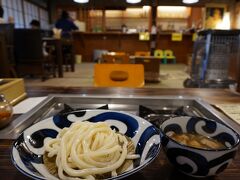 お昼は肉汁うどん