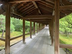 東福寺の方丈と開山堂を結んで架かる通天橋。