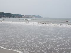 帰りに歩いて由比ヶ浜へ・・やっぱり鎌倉へ来たら海をみないと落ち着かん！