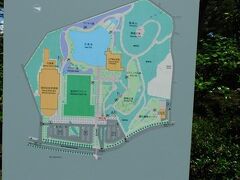 こちらが飯森山公園の案内図．飯森山と言っても殆どが平地で，土門拳記念館と白鳥池を中心に体育施設などが広がっています．