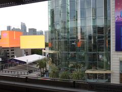 サイアム パラゴン　乗り換え時、駅のホームから撮影