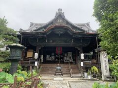 京都御苑を抜けて駅に向かう途中にある革堂（行願寺）。