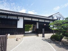 裏道から倉敷物語館へ出てきました。