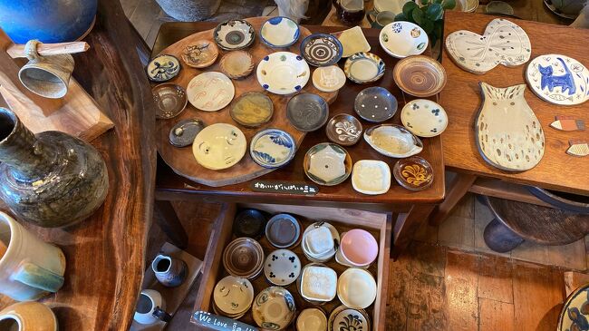 <br />豆皿だけでもこんなにたくさん！<br /><br />店内にはなぜかアルパカが（笑）<br /><br />