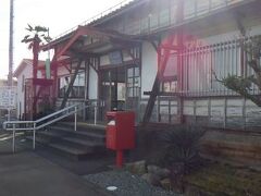 JR田丸駅
田丸城の最寄り駅。
想像していた以上に小さな駅だった。
特急や快速は停車しないので、利用には注意が必要。