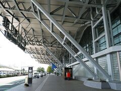 予定時刻よりも10分早い12：30に新潟空港に到着。
本当は新潟空港からレンタカーを利用すれば時間短縮になるけど、今回は到着と出発の空港が異なるため、レンタカーの乗り捨て料金を含めて計算するとJR駅レンタカーを利用した方が圧倒的にお値打ちだったので…