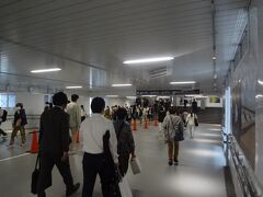 Phote：渋谷駅

JR渋谷駅から京王井の頭線に乗り換えしました。階段多すぎです。
迷路！　案内表示わかりにくいよ
地上乗り換えのほうが　わかりやすいけど、地上に出られません！