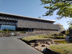 登って、左に行くと、津山市文化センターがあります。ここから戻りました。