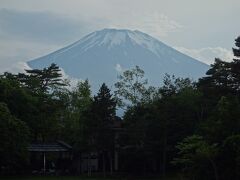 雲が切れて，富士山がよく見えるようになりました。