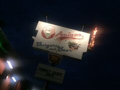 メキシカン系のアミーゴへ

Amigos Burgers and Beer
6372 S Nogales Hwy
Tucson, AZ 85706
https://m.facebook.com/AmigosBurgersandBeer/